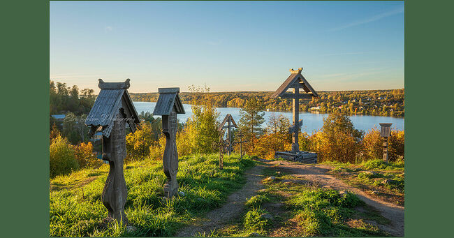 Элвис Антсон Фотограф. Золотая осень в Плёсе. Петропавловское кладбище на горе Левитана.