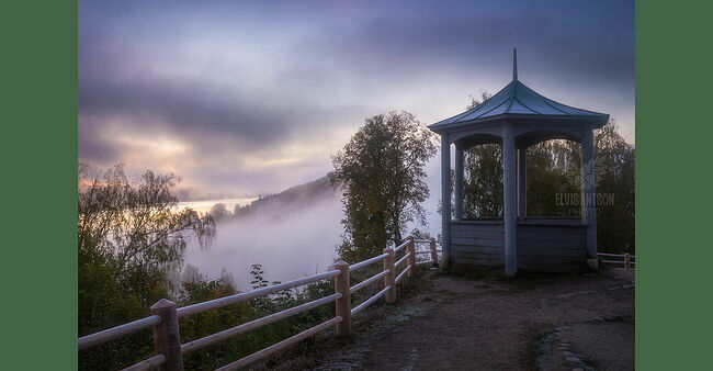 Элвис Антсон Фотограф. Золотая осень в Плёсе. Осенние туманы на рассвете создают фантастические картины.
