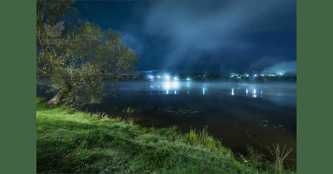 Элвис Антсон Фотограф. Золотая осень в Плёсе. Таинственная ночь. Волга. Плёс, октябрь, 2025.